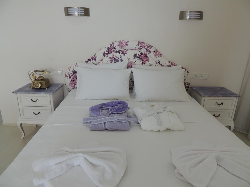 Hidden Garden Hotel Миляс Номер фото